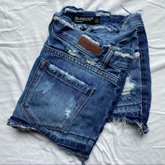BLANKNYC Denim Distressed Released Hem Shorts (25) Jean Shorts Summer - Picture 8 of 10